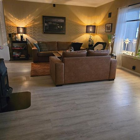Koselig Og Moderne Leilighet, Meget Sentralt I Narvik Med Gratis Parkering! Esterno foto