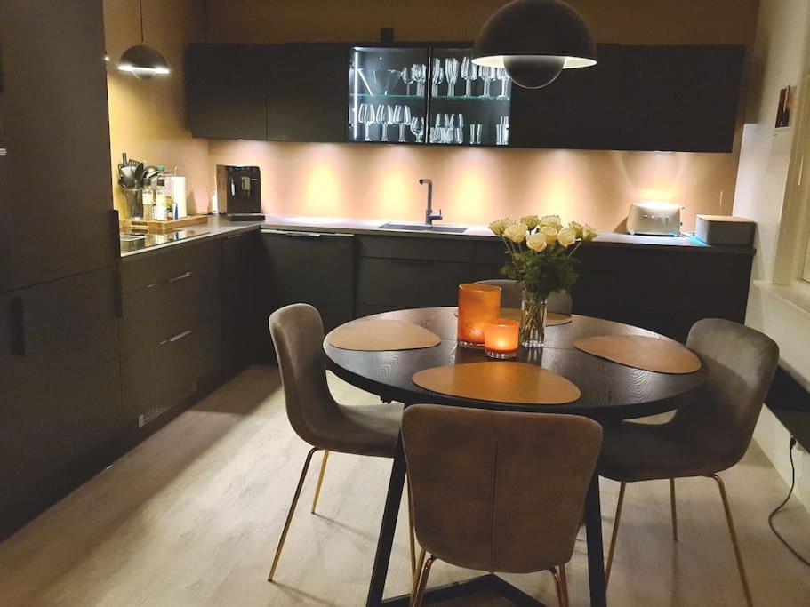 Koselig Og Moderne Leilighet, Meget Sentralt I Narvik Med Gratis Parkering! Esterno foto