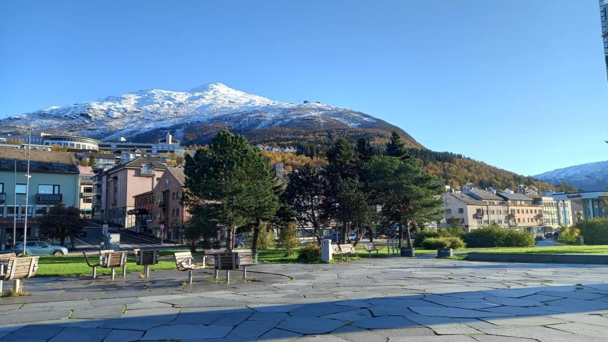Koselig Og Moderne Leilighet, Meget Sentralt I Narvik Med Gratis Parkering! Esterno foto